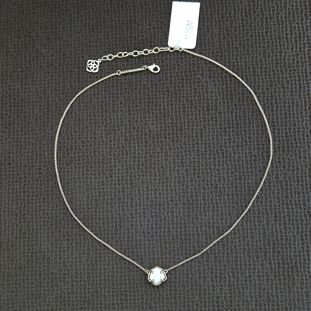 Kendra Scott "Jaxon" Gold💛 Short Pendant Necklace - NWT - Picture 3 of 16